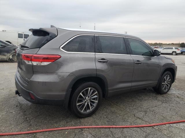 Foto 3 de la subasta – 2018 TOYOTA HIGHLANDER con VIN 5TDJZRFH6JS557103