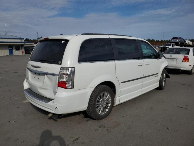 Photo 3 from auction – 2016 CHRYSLER TOWN & COU with VIN 2C4RC1CG7GR118883