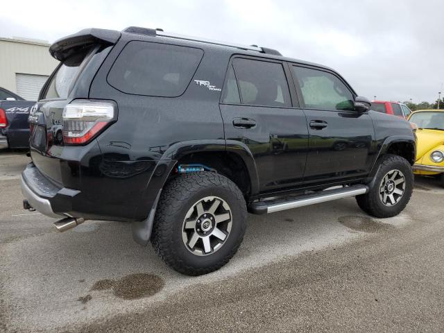 Photo 3 from auction – 2018 TOYOTA 4RUNNER SR with VIN JTEBU5JR0J5573164