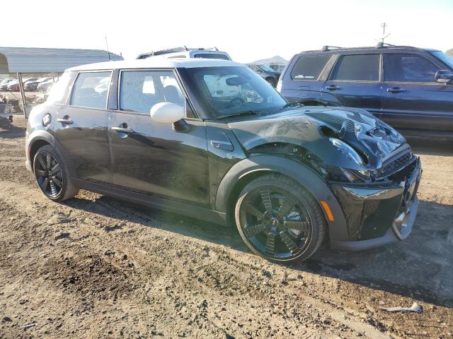 Photo 4 from auction – 2023 MINI COOPER S with VIN WMW53DK07P2U08816