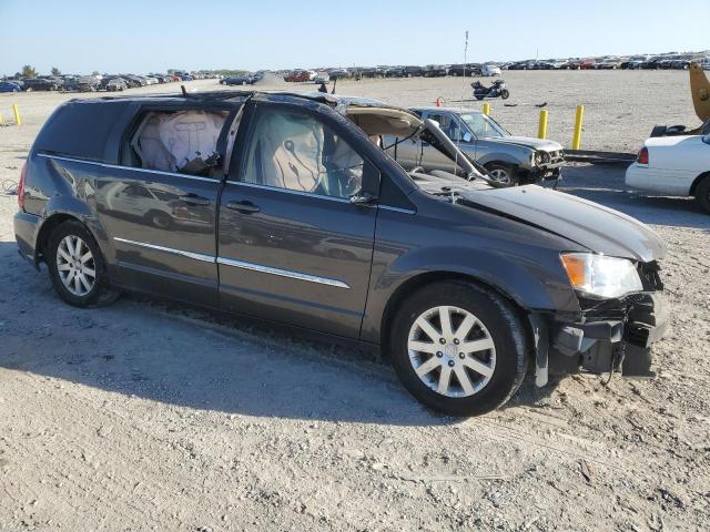 Photo 4 from auction – 2015 CHRYSLER TOWN & COU with VIN 2C4RC1BG7FR673266