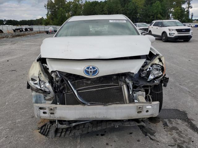 Photo 5 from auction – 2013 TOYOTA PRIUS V with VIN JTDZN3EU7D3284057