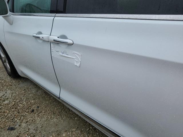 Photo 13 from auction – 2018 CHRYSLER PACIFICA T with VIN 2C4RC1BG0JR110763