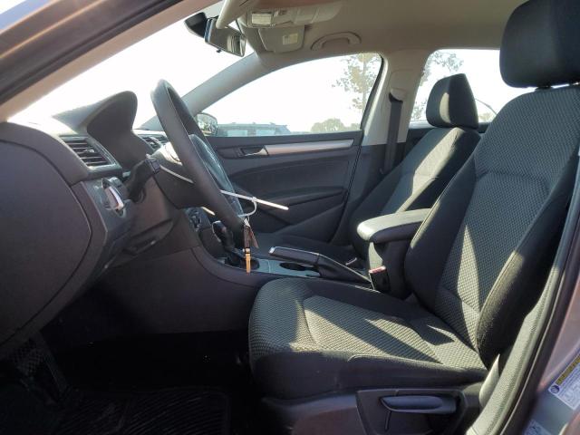 Photo 7 from auction – 2013 VOLKSWAGEN PASSAT S with VIN 1VWAP7A33DC063371