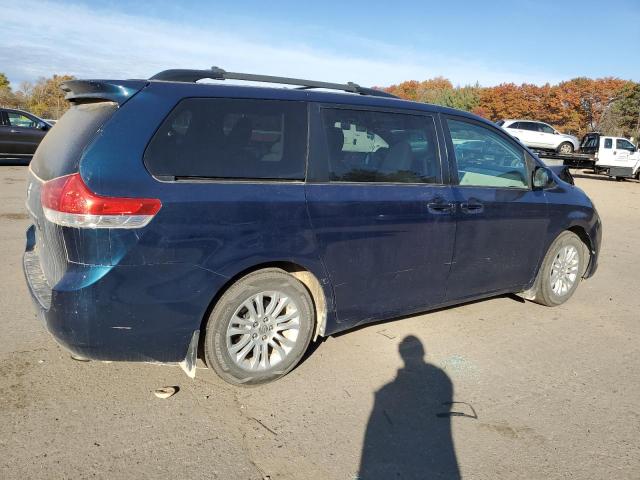 Photo 3 from auction – 2011 TOYOTA SIENNA XLE with VIN 5TDYK3DC7BS070971