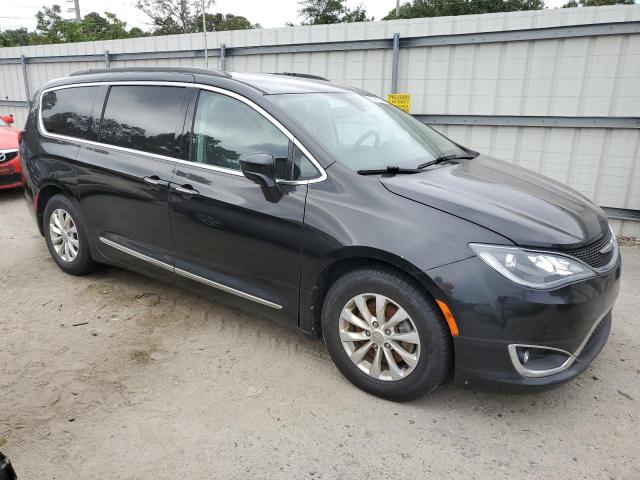Photo 4 from auction – 2017 CHRYSLER PACIFICA T with VIN 2C4RC1BG0HR613011