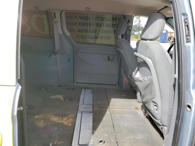 Photo 11 from auction – 2005 CHRYSLER TOWN & COU with VIN 2C4GP44RX5R304282