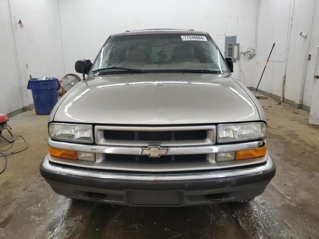 Photo 5 from auction – 2001 CHEVROLET BLAZER with VIN 1GNDT13W81K237282