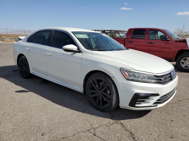 Photo 4 from auction – 2016 VOLKSWAGEN PASSAT with VIN 1VWAT7A33GC065251