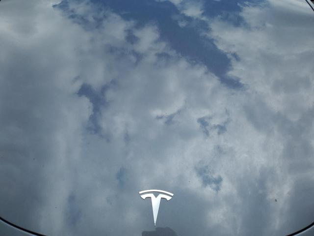Photo 12 from auction – 2023 TESLA MODEL Y with VIN 7SAYGDEE8PF875383