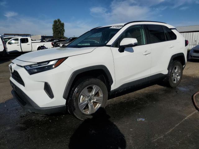 Photo 1 from auction – 2022 TOYOTA RAV4 XLE with VIN 2T3W1RFV5NW199029