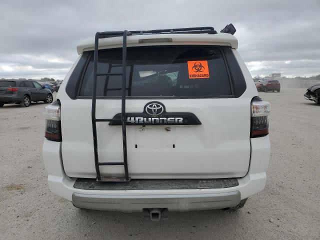 Photo 6 from auction – 2018 TOYOTA 4RUNNER SR with VIN JTEBU5JR9J5607781