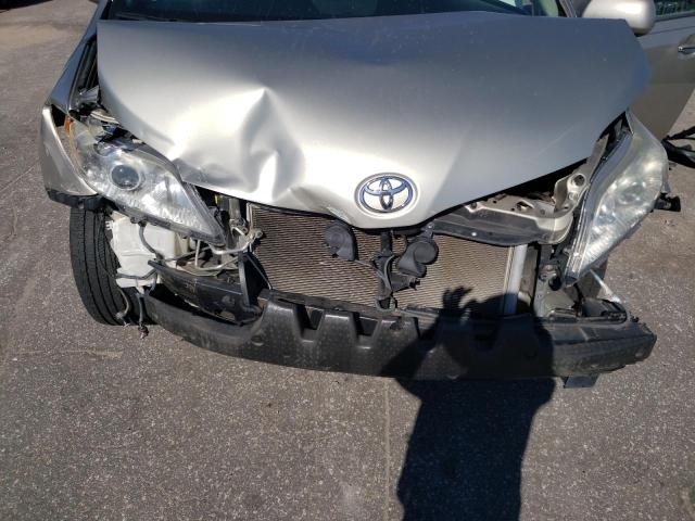 Photo 12 from auction – 2015 TOYOTA SIENNA XLE with VIN 5TDYK3DC6FS555642
