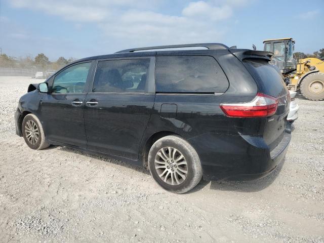 Photo 2 from auction – 2018 TOYOTA SIENNA XLE with VIN 5TDYZ3DC2JS909757