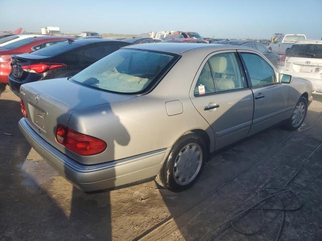 Photo 3 from auction – 1998 MERCEDES-BENZ E 320 with VIN WDBJF65F3WA526398