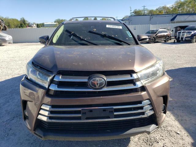 Photo 5 from auction – 2017 TOYOTA HIGHLANDER with VIN 5TDDZRFH8HS371487