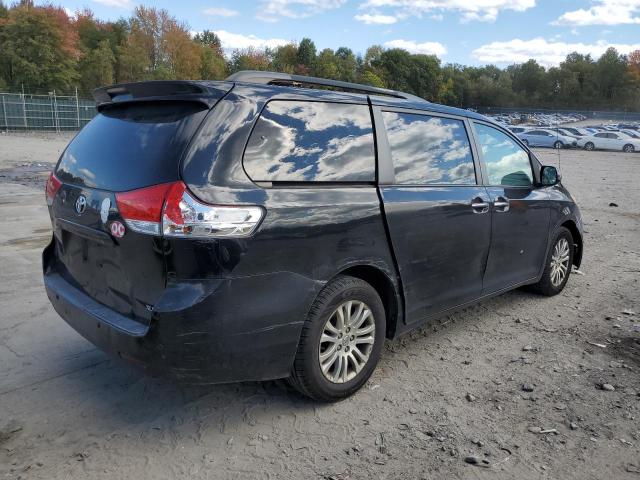 Photo 3 from auction – 2013 TOYOTA SIENNA XLE with VIN 5TDYK3DC5DS290144