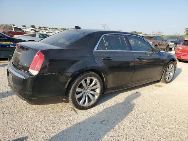 Photo 3 from auction – 2017 CHRYSLER 300 LIMITE with VIN 2C3CCAAG7HH580252