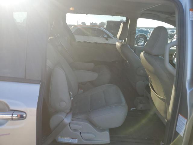 Photo 10 from auction – 2017 TOYOTA SIENNA XLE with VIN 5TDYZ3DC2HS846489