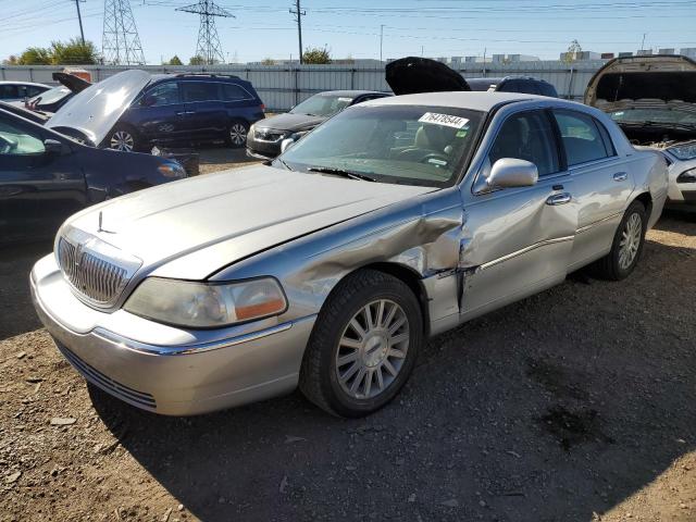 LINCOLN TOWN CAR E 2004 with VIN 1LNHM81W04Y674645 - Photo from auction