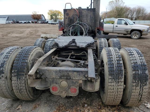 Photo 6 from auction – 2006 FREIGHTLINER CONVENTION with VIN 1FUJA6AV96LW13491