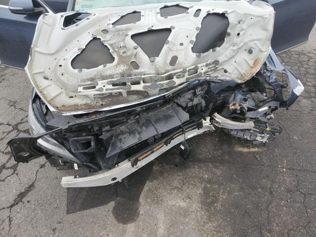 Photo 11 from auction – 2015 HYUNDAI GENESIS 3. with VIN KMHGN4JEXFU101304