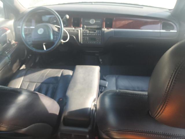 Photo 8 from auction – 2004 LINCOLN TOWN CAR E with VIN 1LNHM81W64Y688534