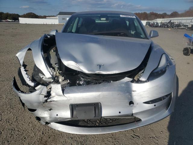 Photo 5 from auction – 2018 TESLA MODEL 3 with VIN 5YJ3E1EBXJF116923