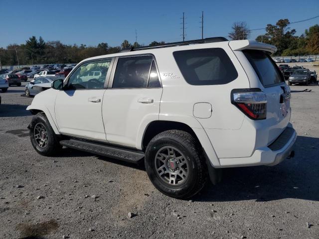 Photo 2 from auction – 2020 TOYOTA 4RUNNER SR with VIN JTEBU5JR5L5769491