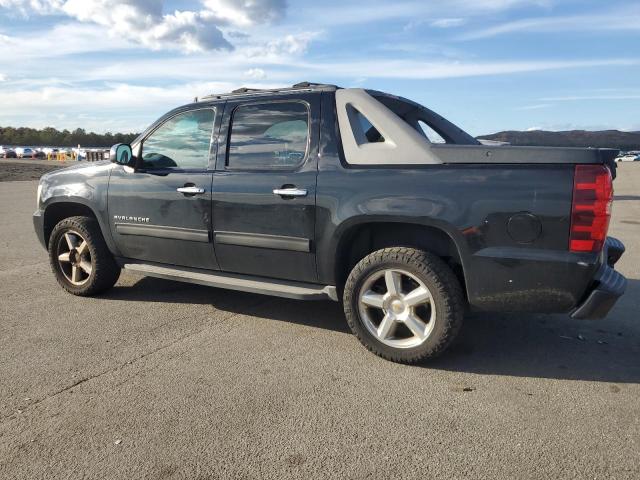 Photo 2 from auction – 2011 CHEVROLET AVALANCHE with VIN 3GNTKEE30BG243756