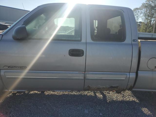 Photo 12 from auction – 2004 CHEVROLET SILVERADO with VIN 1GCHK29UX4E224352