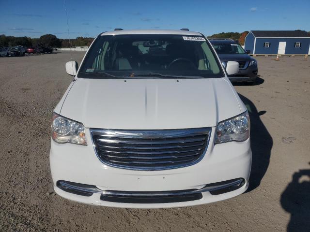 Photo 5 from auction – 2016 CHRYSLER TOWN & COU with VIN 2C4RC1BG0GR282221