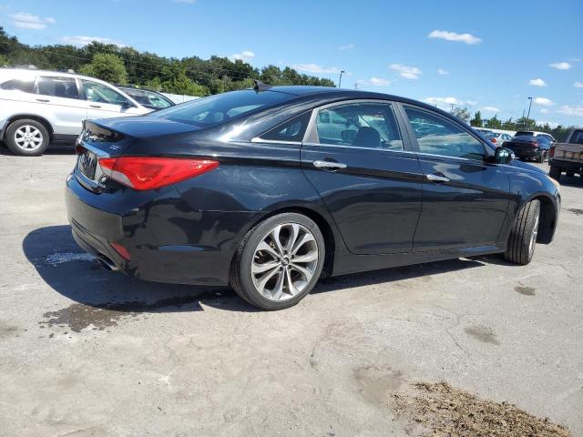 Photo 3 from auction – 2014 HYUNDAI SONATA SE with VIN 5NPEC4AB4EH944124