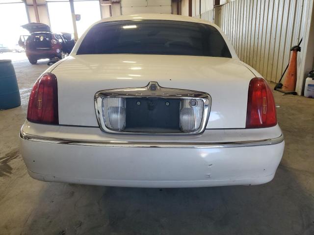 Photo 6 from auction – 2000 LINCOLN TOWN CAR C with VIN 1LNHM83W6YY938485