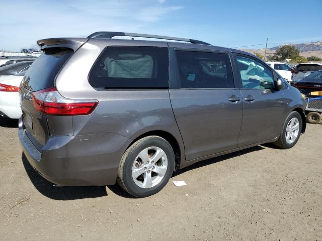 Photo 3 from auction – 2017 TOYOTA SIENNA LE with VIN 5TDKZ3DC7HS878313