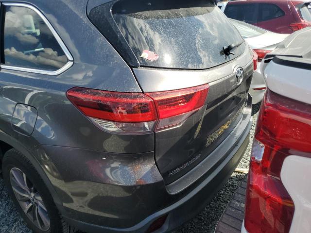 Photo 6 from auction – 2017 TOYOTA HIGHLANDER with VIN 5TDKZRFH6HS525895