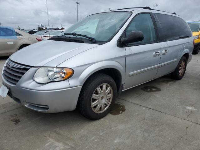 Photo 1 from auction – 2005 CHRYSLER TOWN & COU with VIN 2C4GP54L55R542025