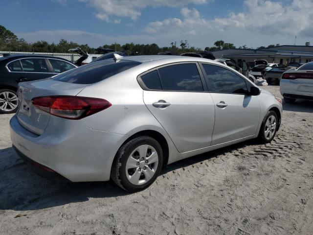 Photo 3 from auction – 2017 KIA FORTE LX with VIN 3KPFK4A73HE075947