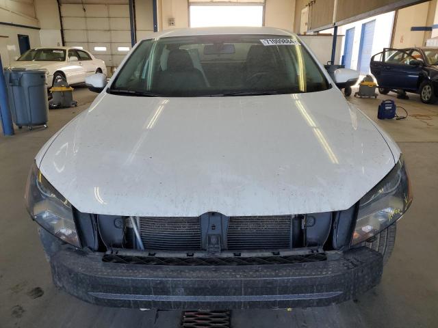 Photo 5 from auction – 2015 VOLKSWAGEN PASSAT SE with VIN 1VWBV7A36FC044987