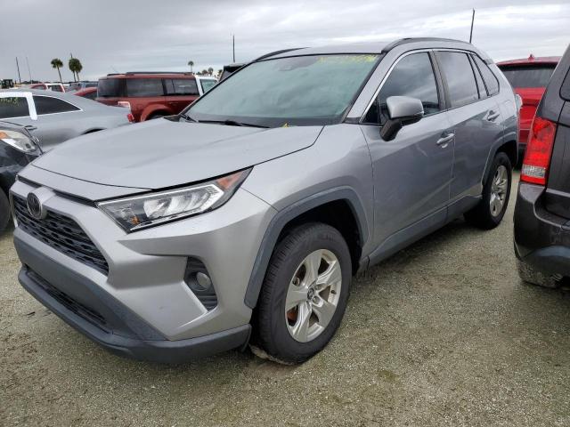 TOYOTA RAV4 XLE 2020 with VIN 2T3W1RFVXLC075434 - Photo from auction