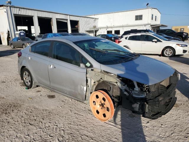 Photo 4 from auction – 2017 KIA FORTE LX with VIN 3KPFK4A76HE124462