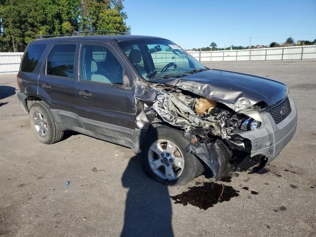 Photo 4 from auction – 2005 FORD ESCAPE XLT with VIN 1FMCU93105KA96729