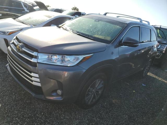 TOYOTA HIGHLANDER 2018 with VIN 5TDKZRFH2JS527505 - Photo from auction
