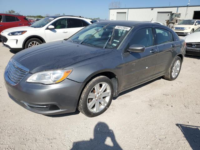 CHRYSLER 200 TOURIN 2013 con VIN 1C3CCBBB4DN715066 - Foto de la subasta