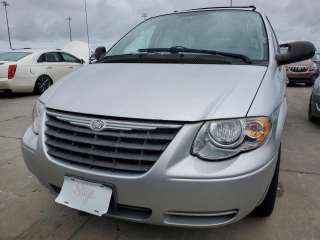 Photo 5 from auction – 2005 CHRYSLER TOWN & COU with VIN 2C4GP54L55R542025