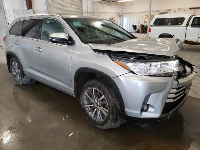 Photo 4 from auction – 2018 TOYOTA HIGHLANDER with VIN 5TDJZRFH0JS892387