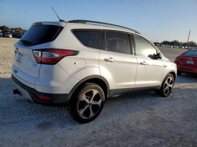 Photo 3 from auction – 2017 FORD ESCAPE SE with VIN 1FMCU0G93HUB37679