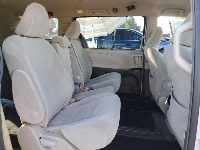 Photo 11 from auction – 2015 TOYOTA SIENNA LE with VIN 5TDKK3DC2FS544286