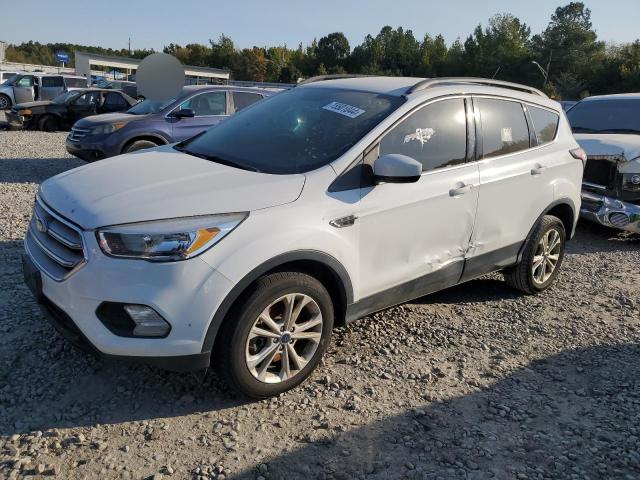 FORD ESCAPE SE 2018 with VIN 1FMCU9GD9JUB37118 - Photo from auction
