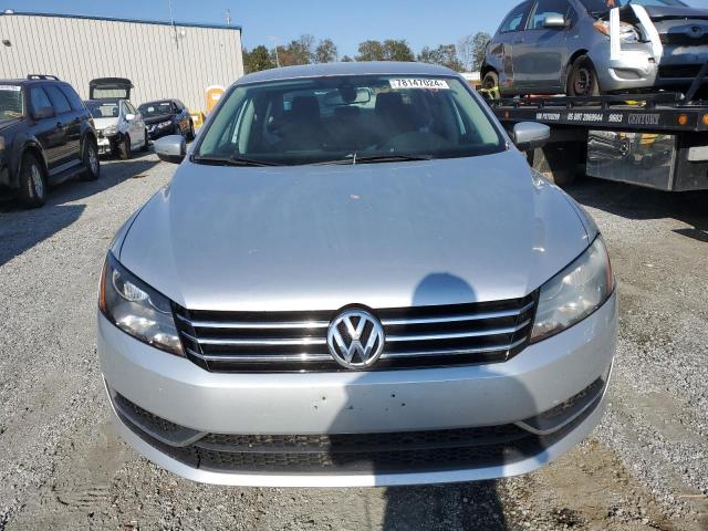 Photo 5 from auction – 2013 VOLKSWAGEN PASSAT S with VIN 1VWAP7A38DC032469